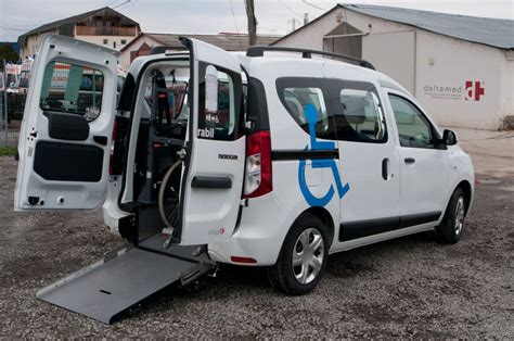 Auto per trasporto disabili usata in vendita .